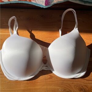 Victoria's Secret Very Sexy  White Push-up Bra with Convertible Straps